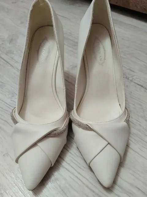 Туфли белые и черные для праздника и работы - Одежда в Самара