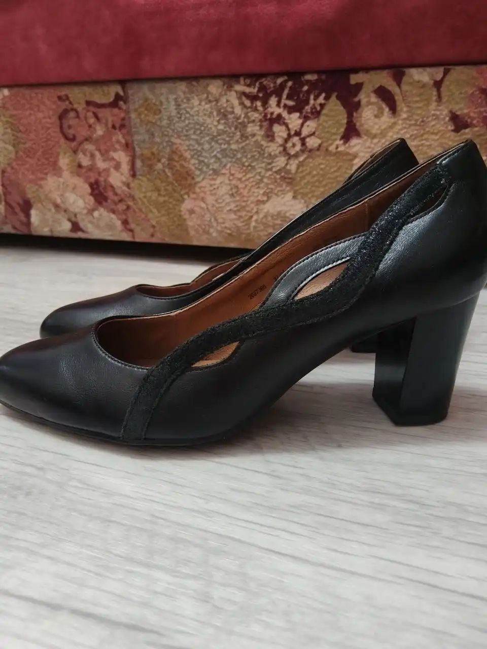 Туфли белые и черные для праздника и работы