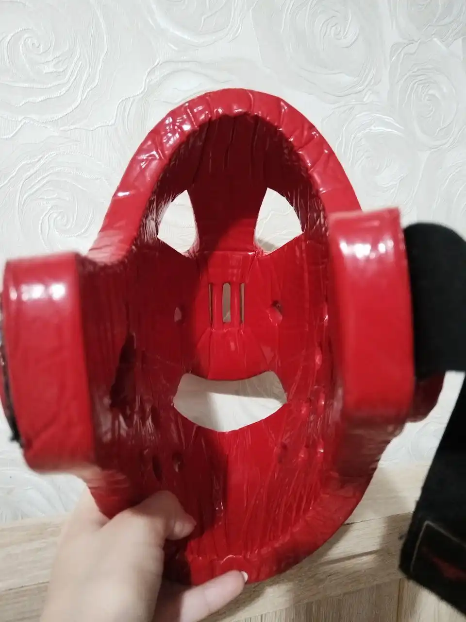 Продам шлем и экипировку для тхэквондо