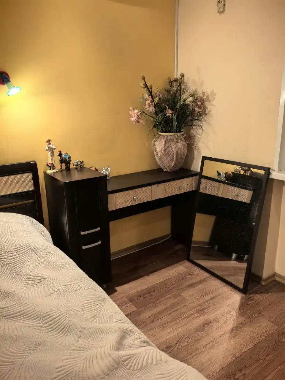 Спальный гарнитур Ангстрем в хорошем состоянии