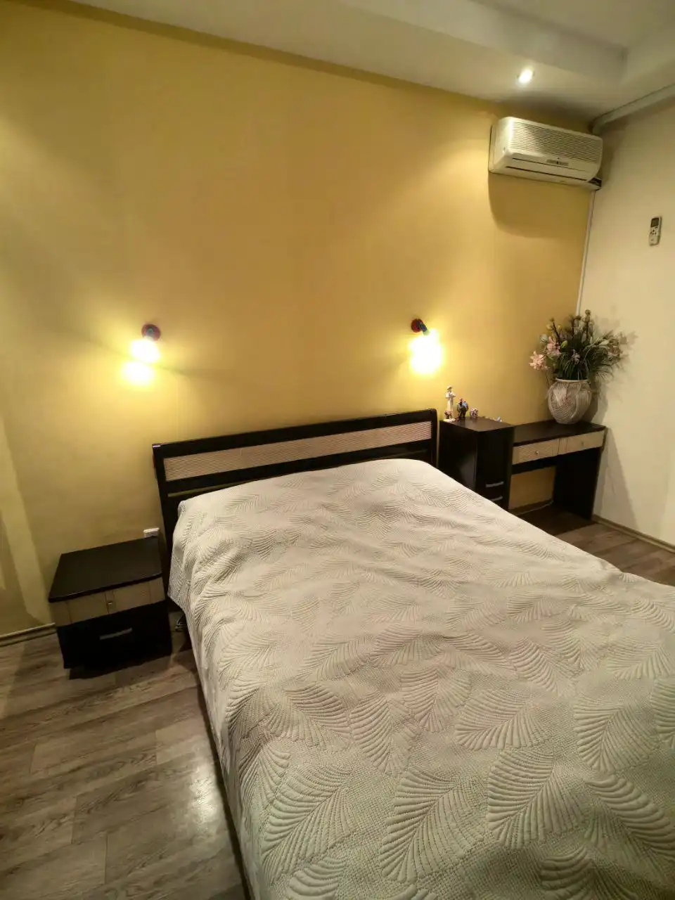 Спальный гарнитур Ангстрем в хорошем состоянии