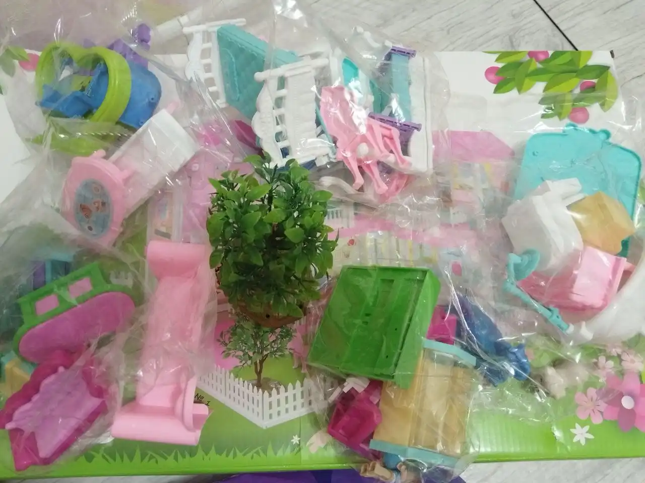 Продам домик для кукол с мебелью