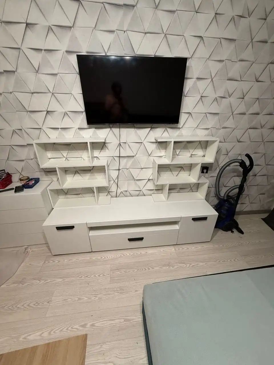 Продам тумбу под телевизор и полки - Мебель (Для дома и дачи) в Новосемейкино