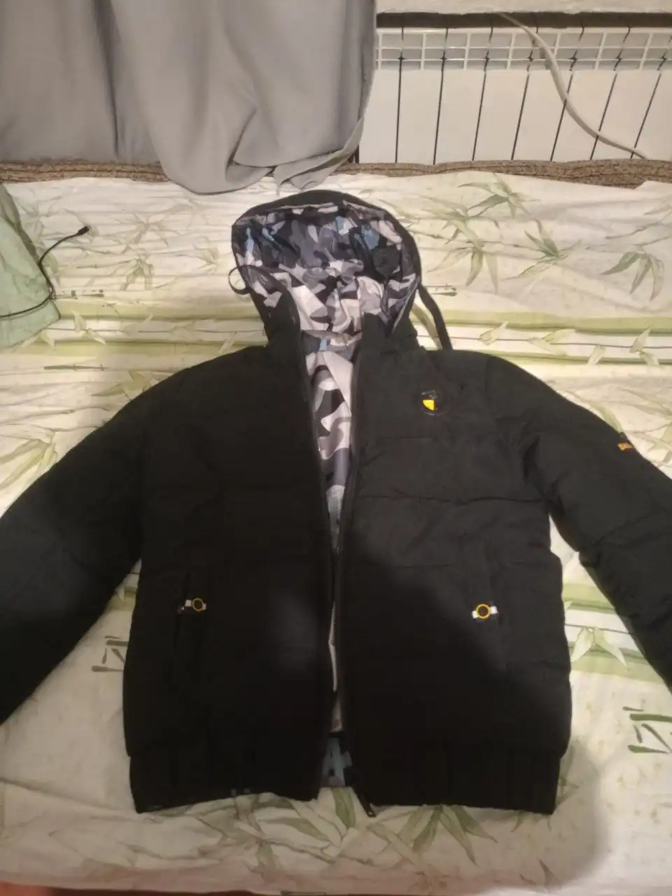 Продается мужская двусторонняя куртка размер M - Верхняя одежда (Одежда) в Самара