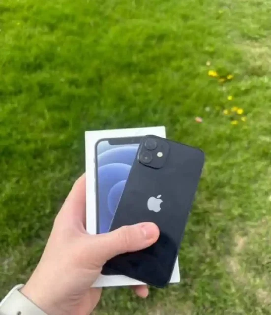 iPhone 12 mini 64 ГБ с царапинами - Игры для консолей в Самара