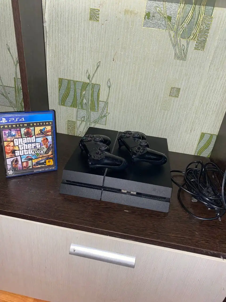 Sony PlayStation 4 Pro с двумя геймпадами - Игровые приставки (Электроника) в Самара