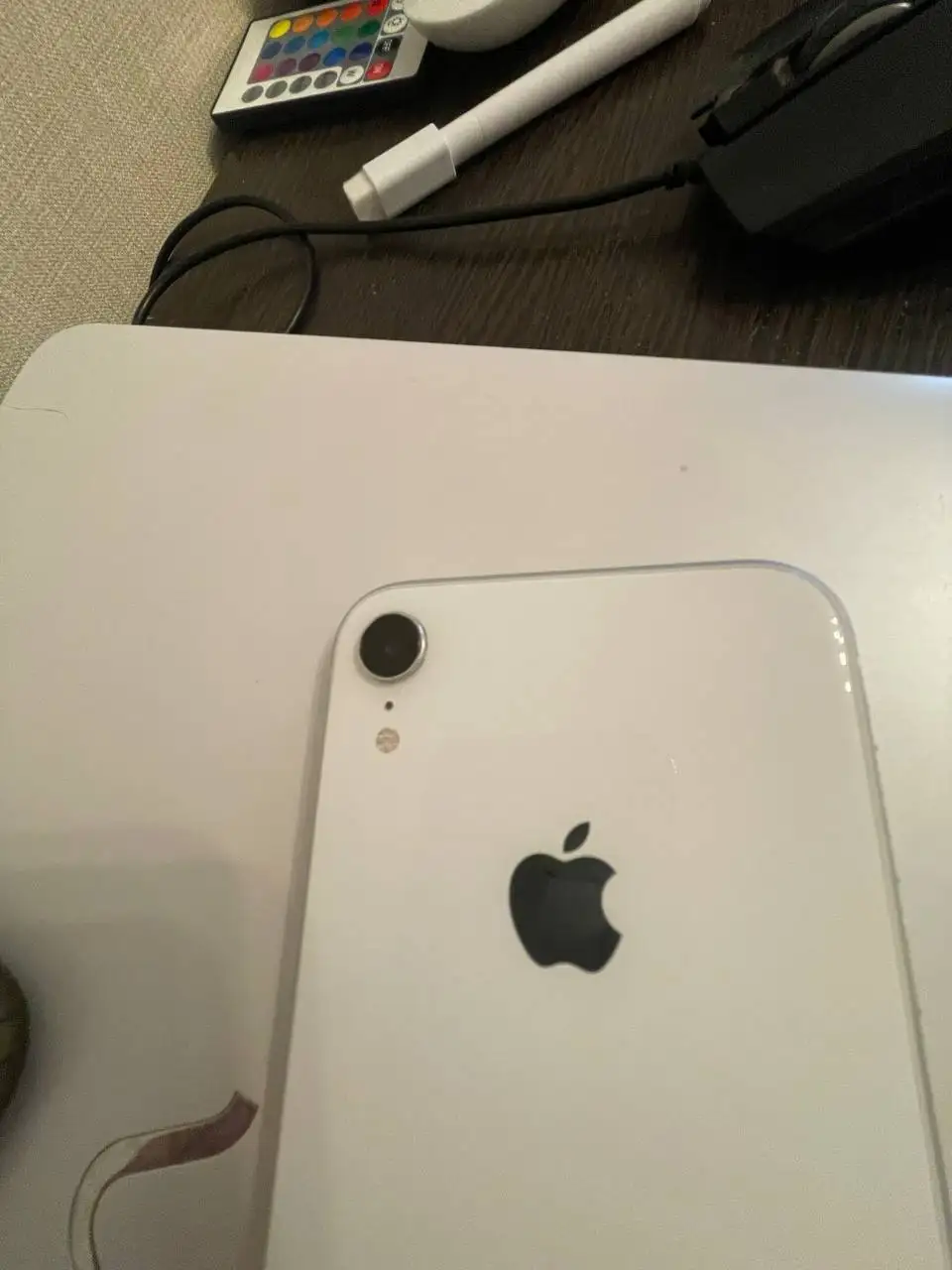 Продам iPhone XR 64GB белый - Смартфоны (Электроника) в Казань