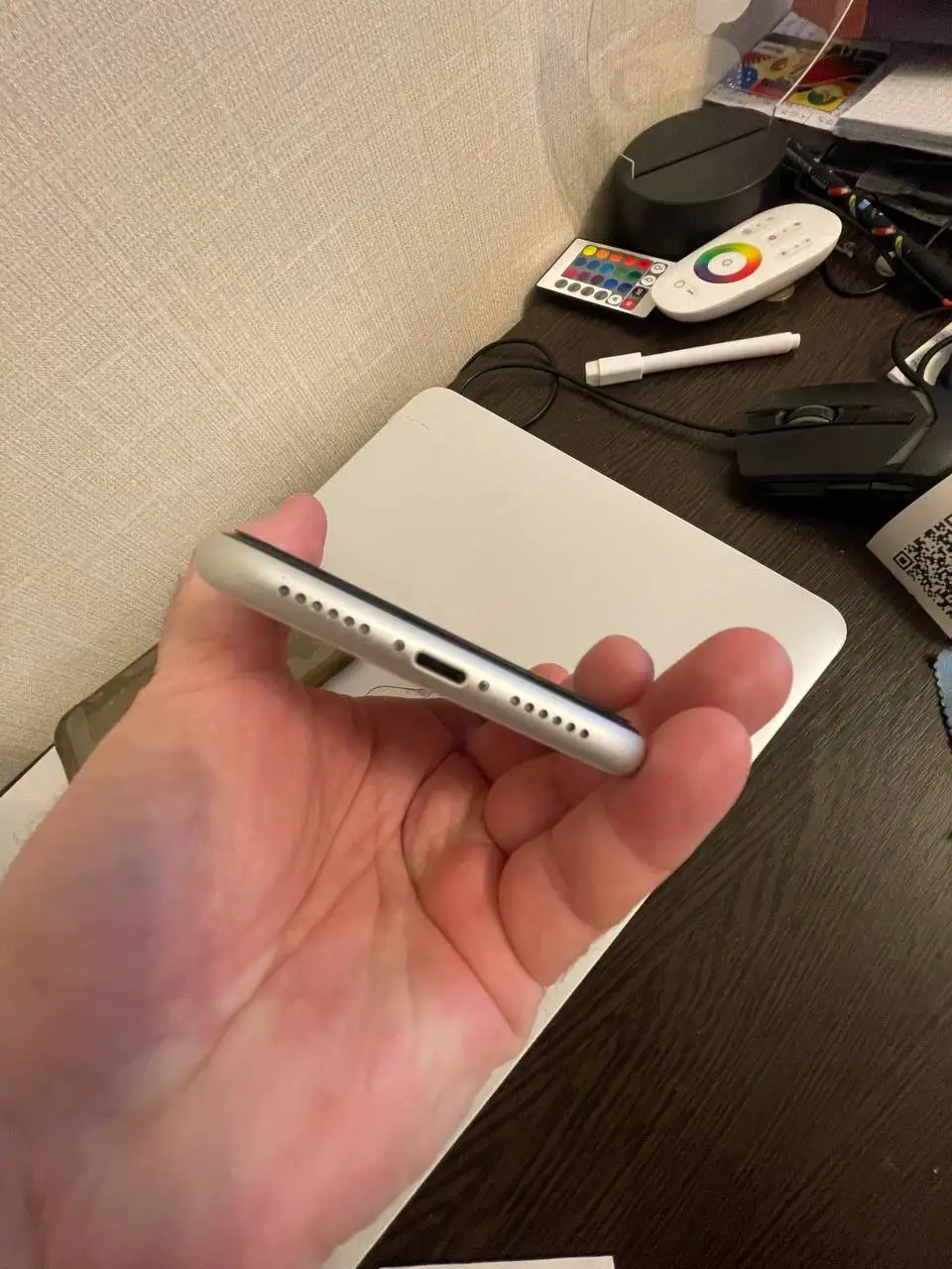 Продам iPhone XR 64GB белый - Смартфоны (Электроника) в Казань