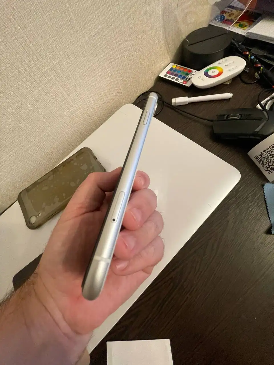 Продам iPhone XR 64GB белый - Смартфоны (Электроника) в Казань