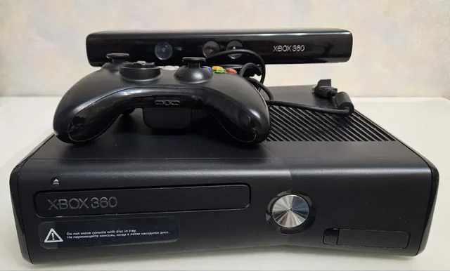 Продам Xbox 360 slim с Kinect и играми - Электроника в Самара