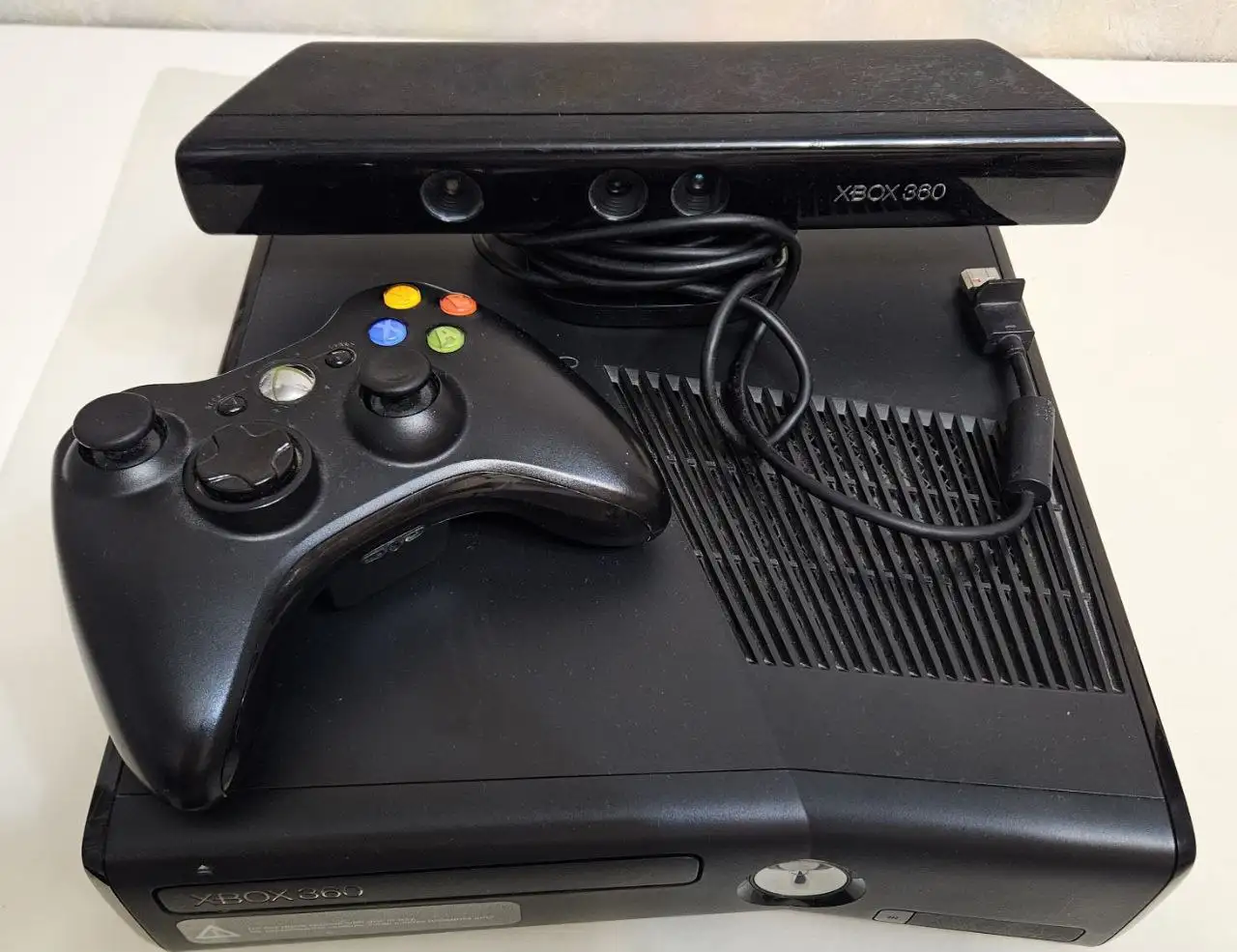 Продам Xbox 360 slim с Kinect и играми - Игровые приставки (Электроника) в Самара