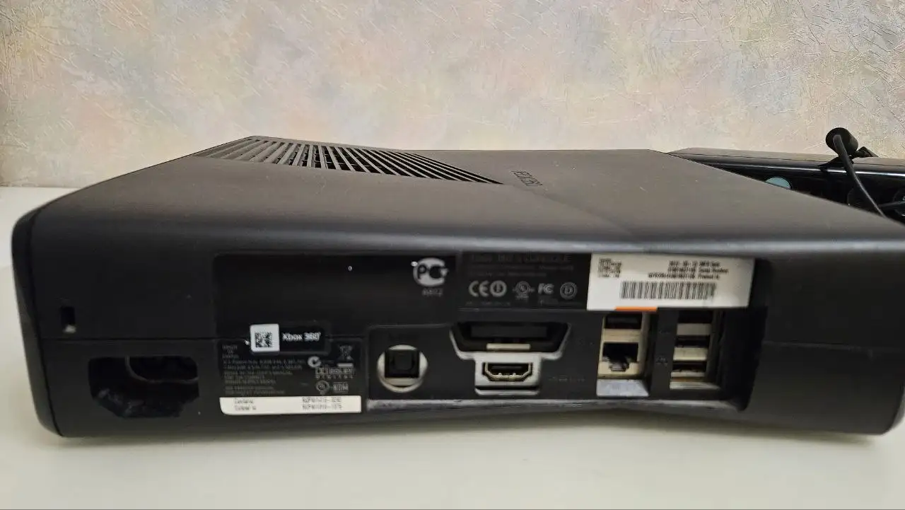 Продам Xbox 360 slim с Kinect и играми - Игровые приставки (Электроника) в Самара