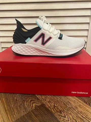 Продажа новых кроссовок New Balance Fresh Foam - Джинсы в Самара