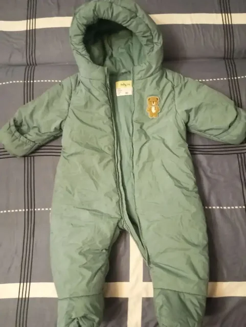 Детские товары: комбинезоны, борт, санки, стульчик - Кроватки в Самара