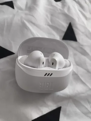 Продажа б/у беспроводных наушников JBL Tune Beam 2 - Смартфоны и телефоны в Самара