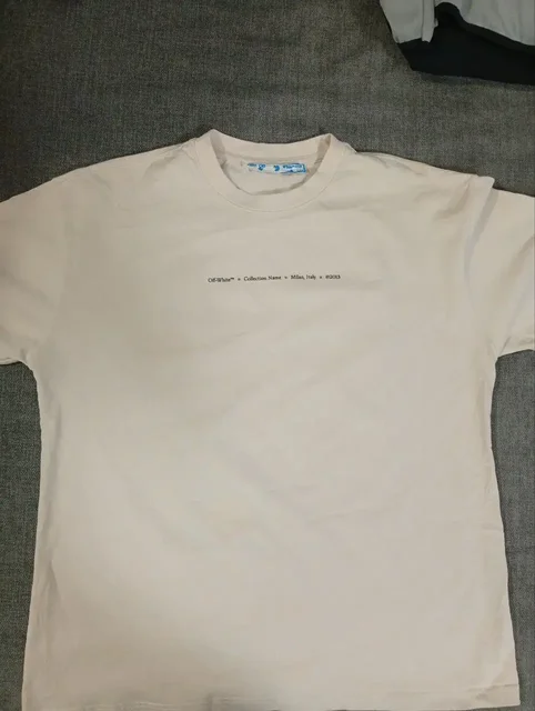 Футболка Off-White Milan, Italy 2013 Tornado Arrow - Сумки и аксессуары в Самара