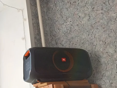 Колонка JBL PARTYBOX в состоянии нового - Смартфоны и телефоны в Самара