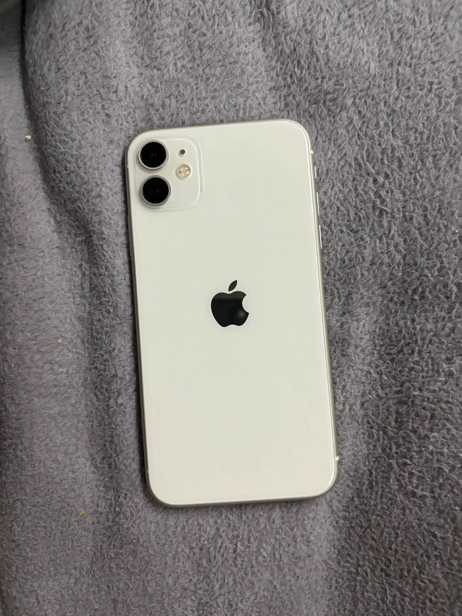 iPhone 11 64 ГБ с царапинами - Смартфоны (Электроника) в Самара