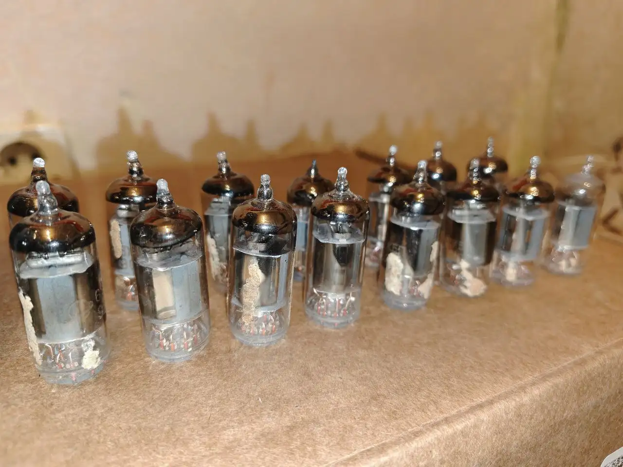 Продажа радиоламп, логических элементов и радиодеталей - Электронные компоненты (Барахолка) в Самара