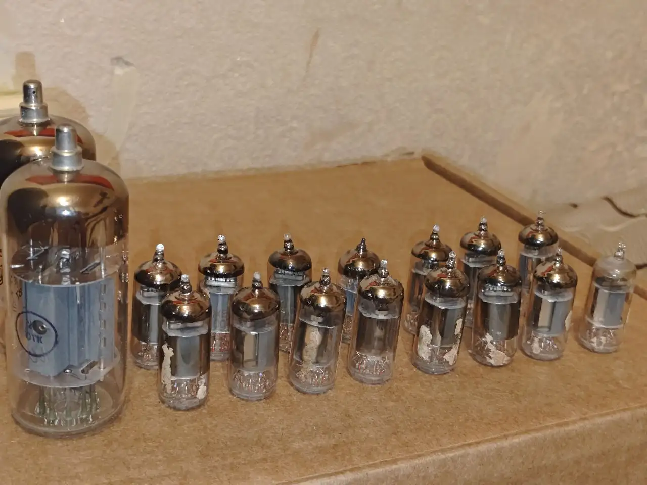 Продажа радиоламп, логических элементов и радиодеталей - Электронные компоненты (Барахолка) в Самара