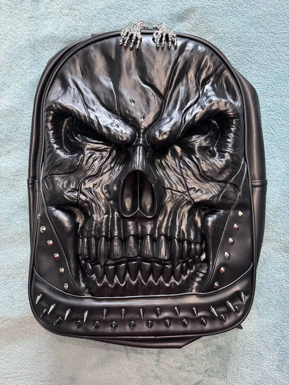 Шикарный новый рюкзак с объемным черепом - Рюкзаки (Барахолка) в Самара