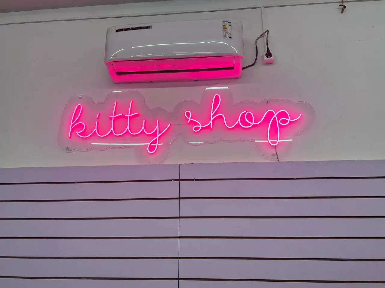 Неоновая вывеска и гипсовые буквы для магазина - Барахолка в Самара