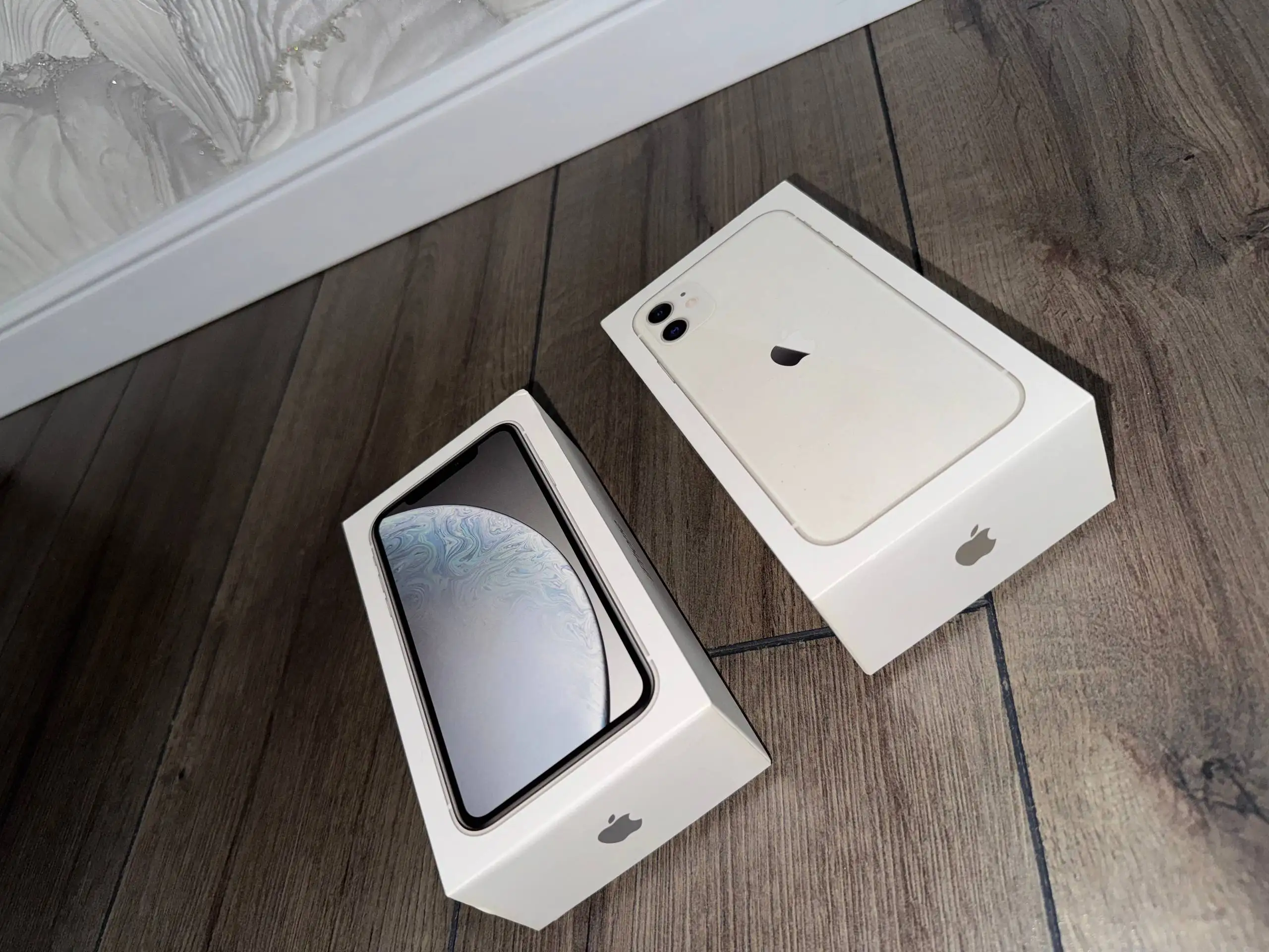 Продам iPhone 11 64GB и iPhone XR 128GB - Смартфоны (Электроника) в Самара