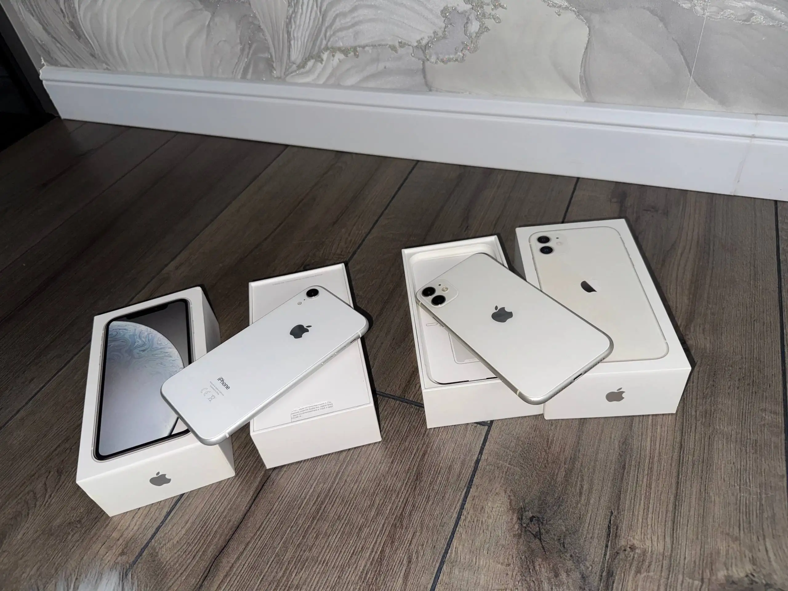 Продам iPhone 11 64GB и iPhone XR 128GB - Смартфоны (Электроника) в Самара