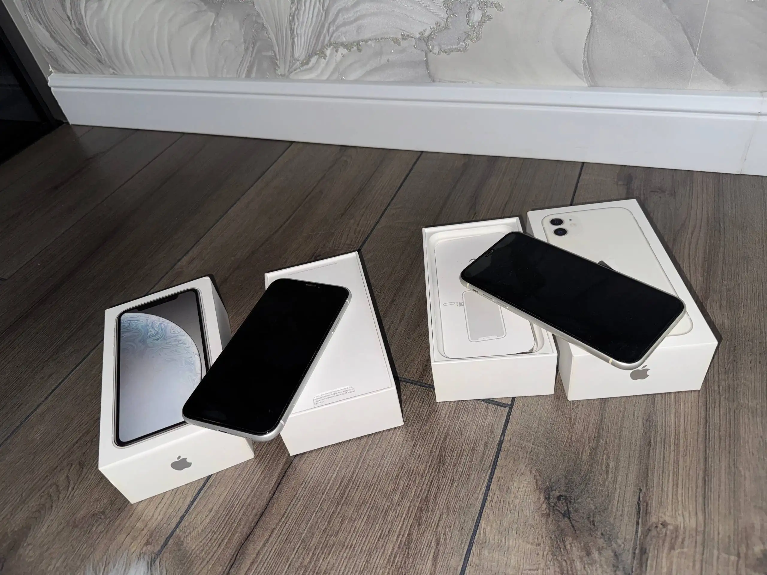 Продам iPhone 11 64GB и iPhone XR 128GB - Смартфоны (Электроника) в Самара