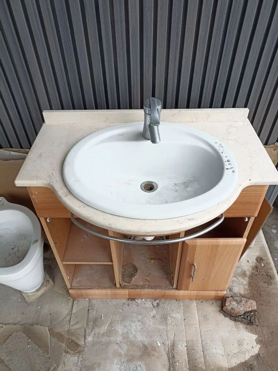 Раковина и унитаз времянка под ремонт или стройку - Сантехника (Для дома и дачи) в Самара