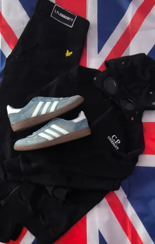 Продам джинсы, кофту и кроссовки - Пижамы в Самара