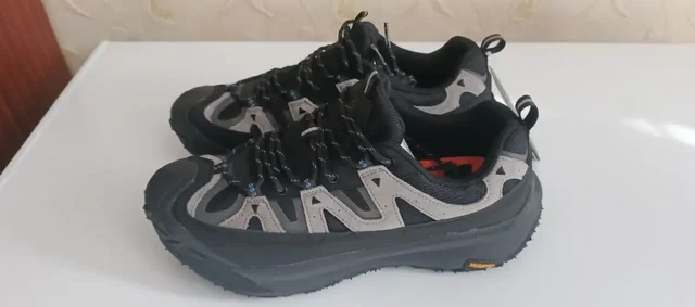 Продам кроссовки новые - Свадебная одежда в Самара