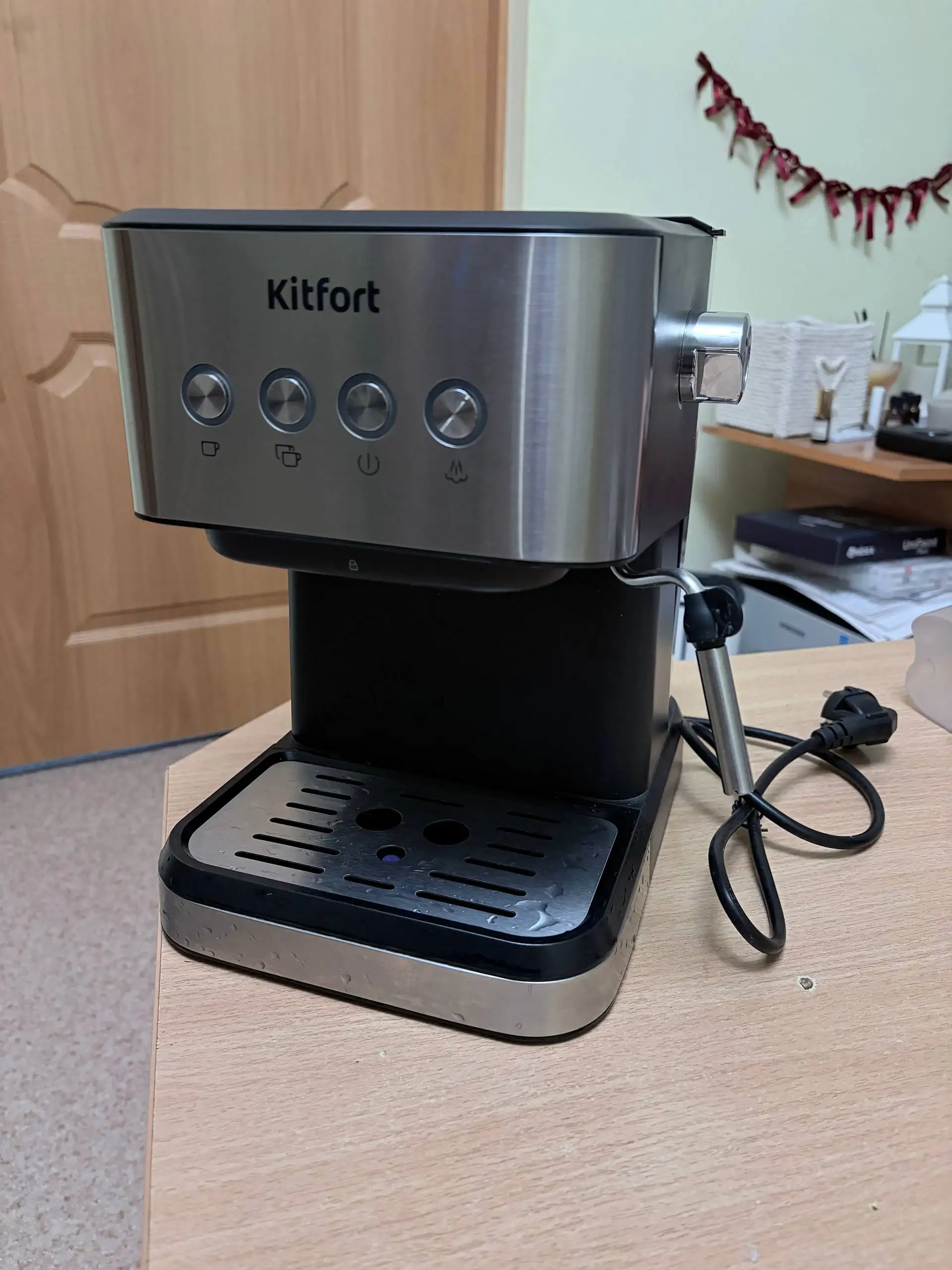 Кофеварка Kitfort с ручным капучинатором - Электроника для кухни (Барахолка) в Самара