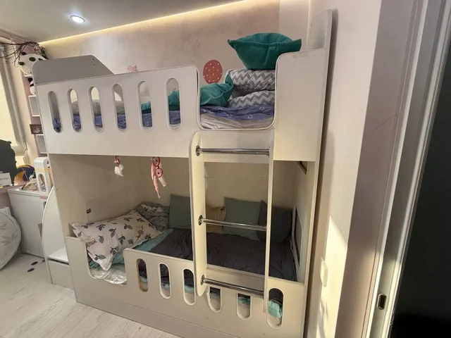 Продам двухъярусную кровать с комодом и матрасами - Мебель в Самара