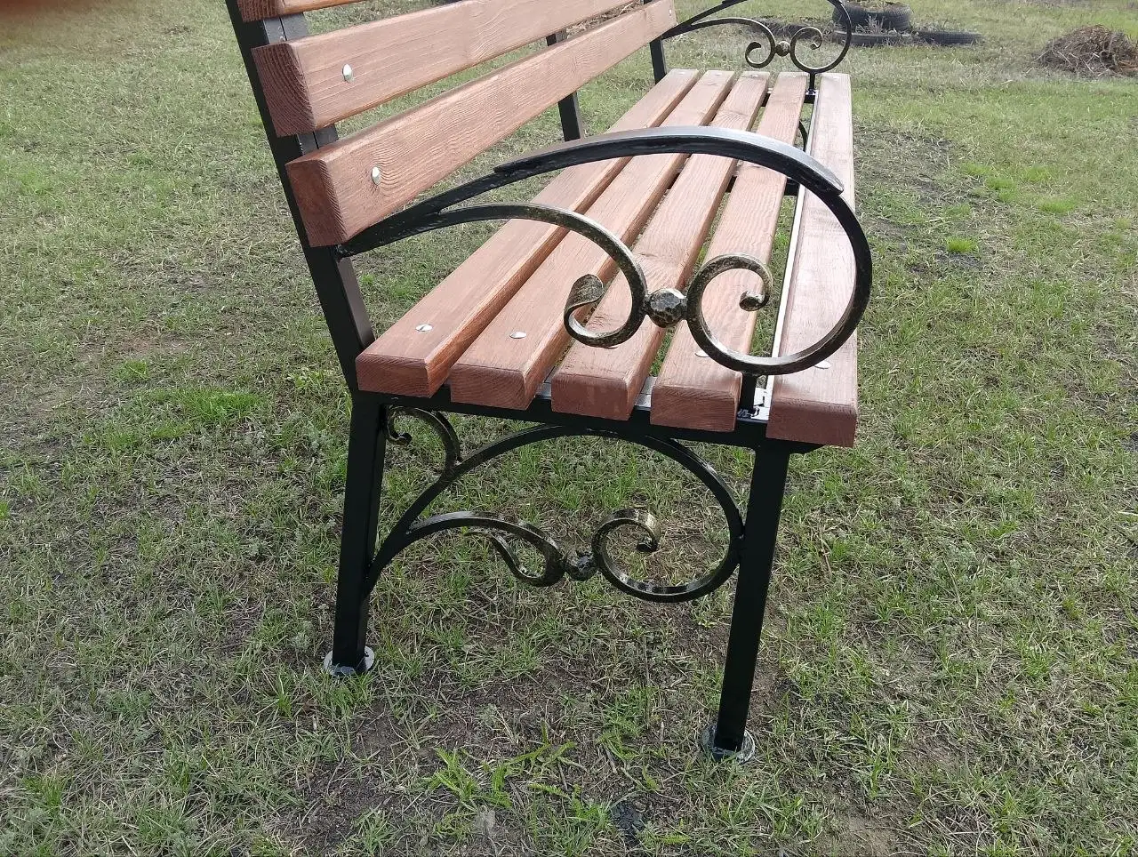 Продам лавку с коваными элементами из массива сосны - Барахолка в Самара