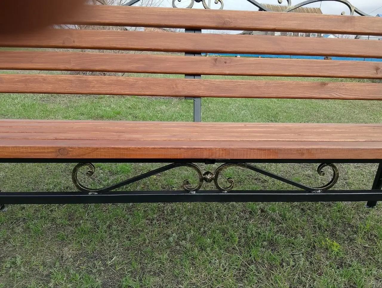 Продам лавку с коваными элементами из массива сосны - Барахолка в Самара