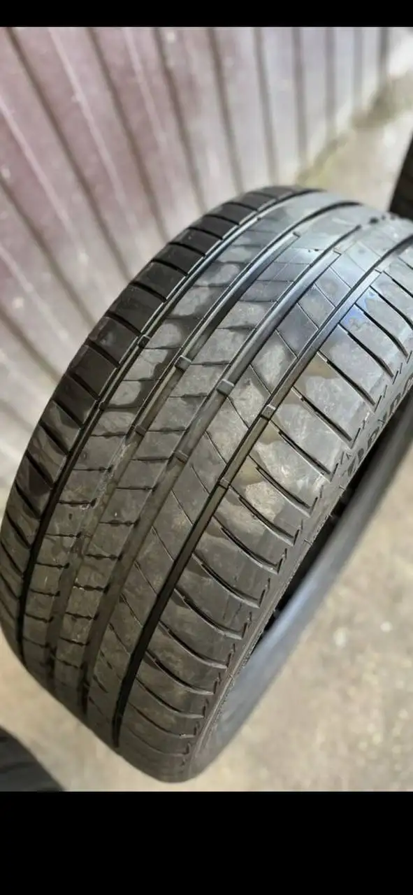 Продажа шин Bridgestone Turanza T005 255/40 20 - Шины и диски (Авто) в Самара
