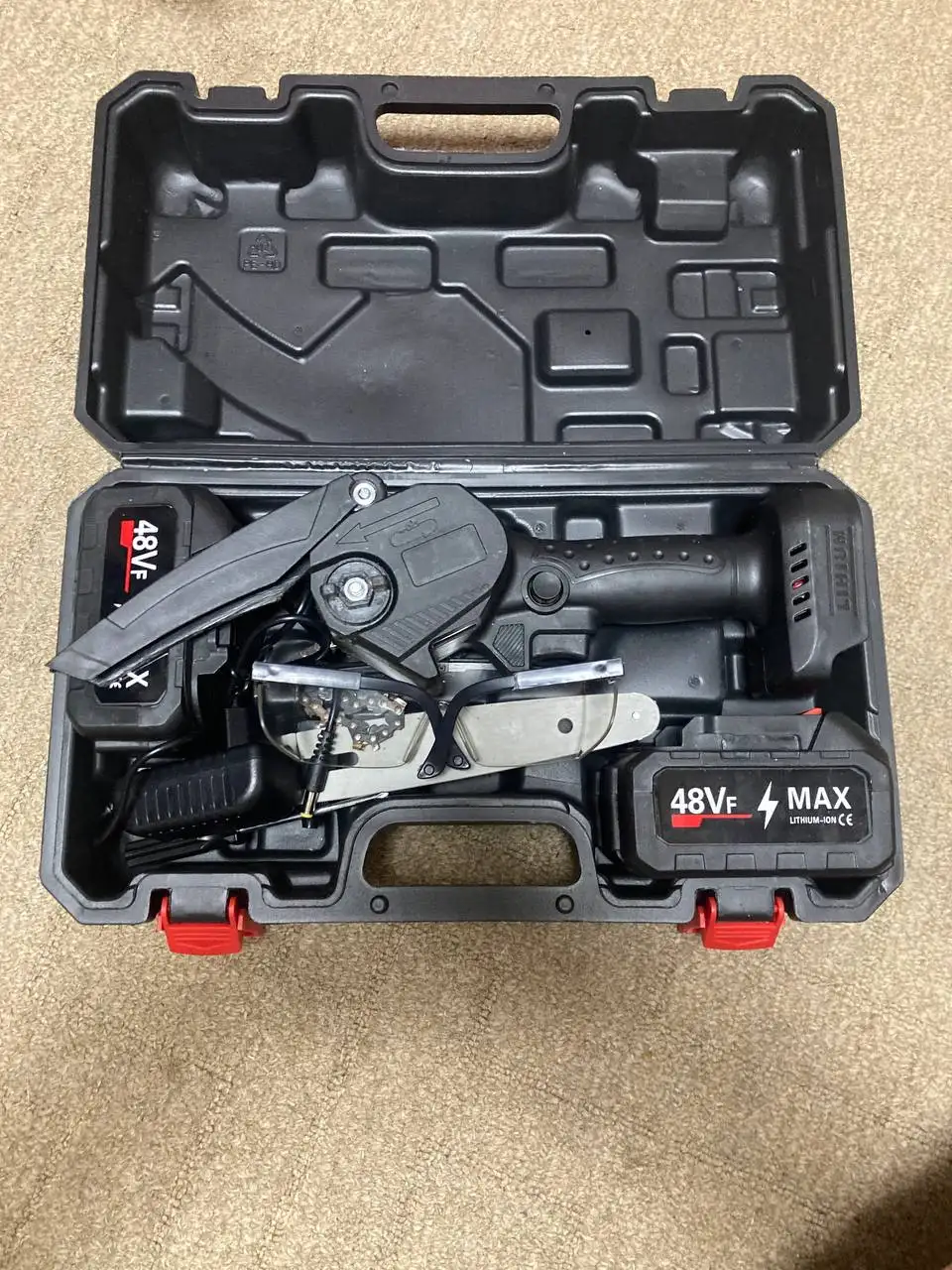 Электро пила на аккумуляторах - Электроинструменты (Барахолка) в Самара