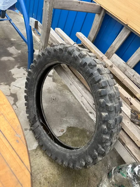 Продам покрышки Эндуро - Канцтовары в Самара