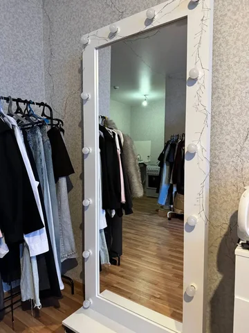 Продам зеркало с лампочками в связи с переездом - частное объявление в Самара