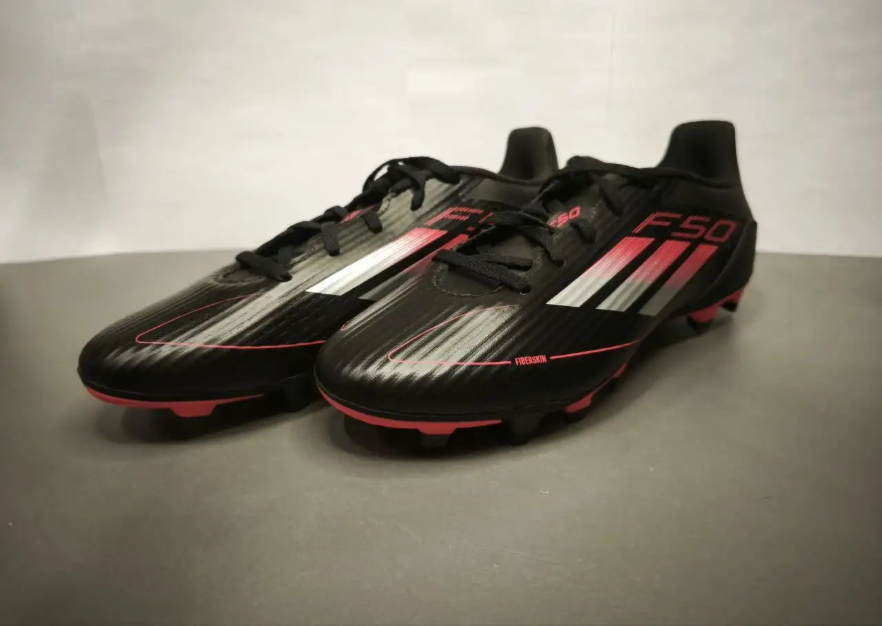 Продажа футбольных бутс разных моделей - Спортивная одежда (Одежда) в Самара