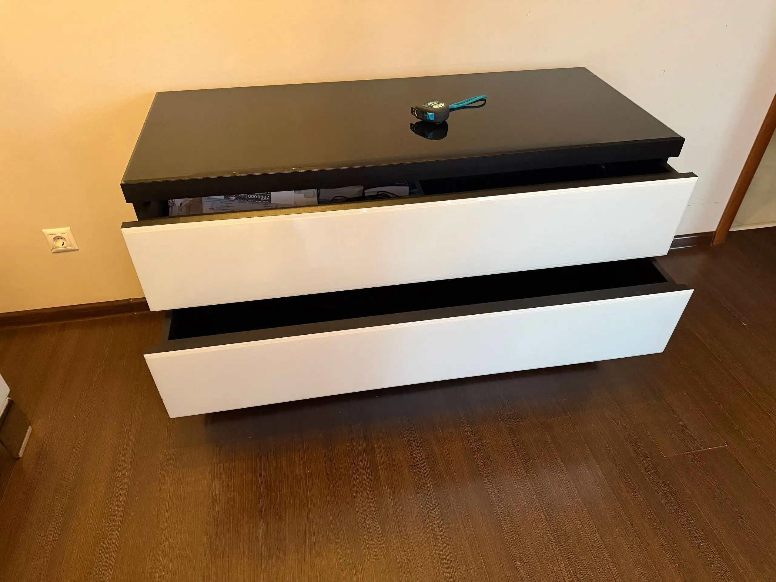 Продажа полного комплекта мебели: кровать с матрасом, шкаф, комод, зеркало - Мебель (Барахолка) в Самара