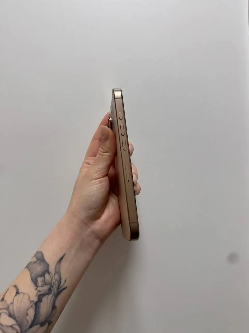 Продам iPhone 16 Pro 256GB - Смартфоны (Электроника) в Самара