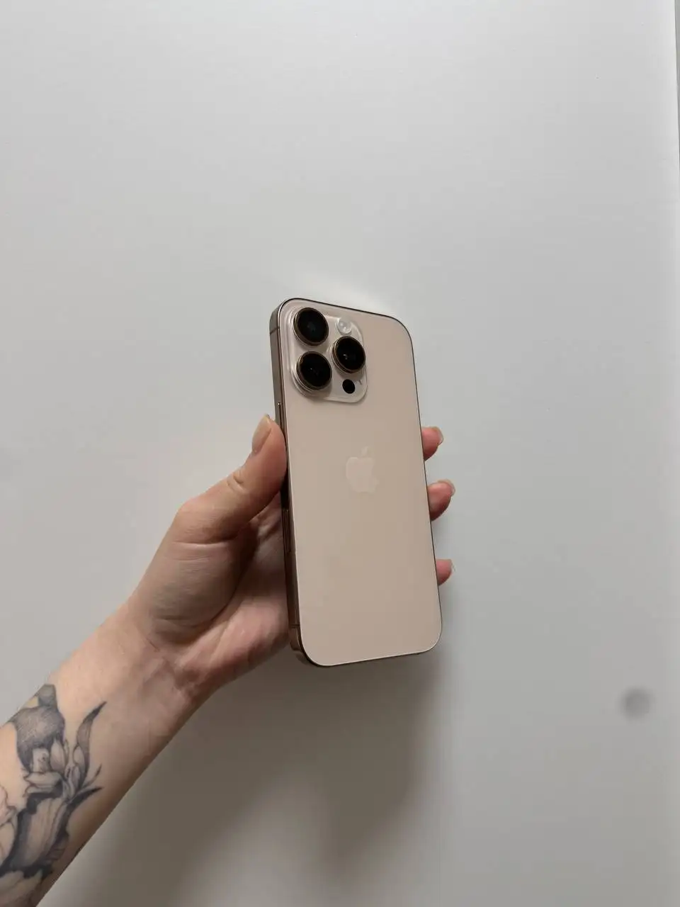 Продам iPhone 16 Pro 256GB - Смартфоны (Электроника) в Самара