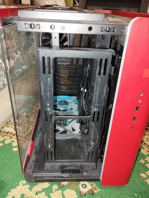 Продам корпус MONTECH KING 95 PRO красный - Игры и приставки в Самара