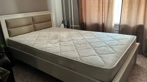 Двуспальная кровать с матрасом - частное объявление в Самара