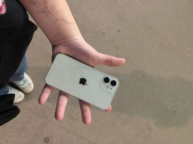 Айфон 12 мини 256 ГБ с дефектом - частное объявление в Самара