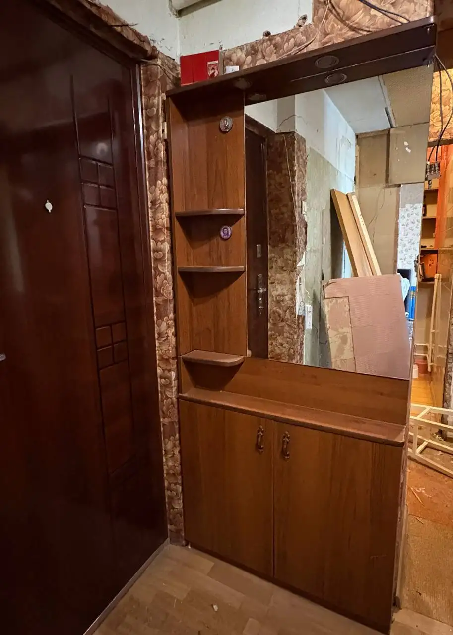 Продам прихожую с зеркалом и подсветкой - Прихожие (Мебель) в Самара