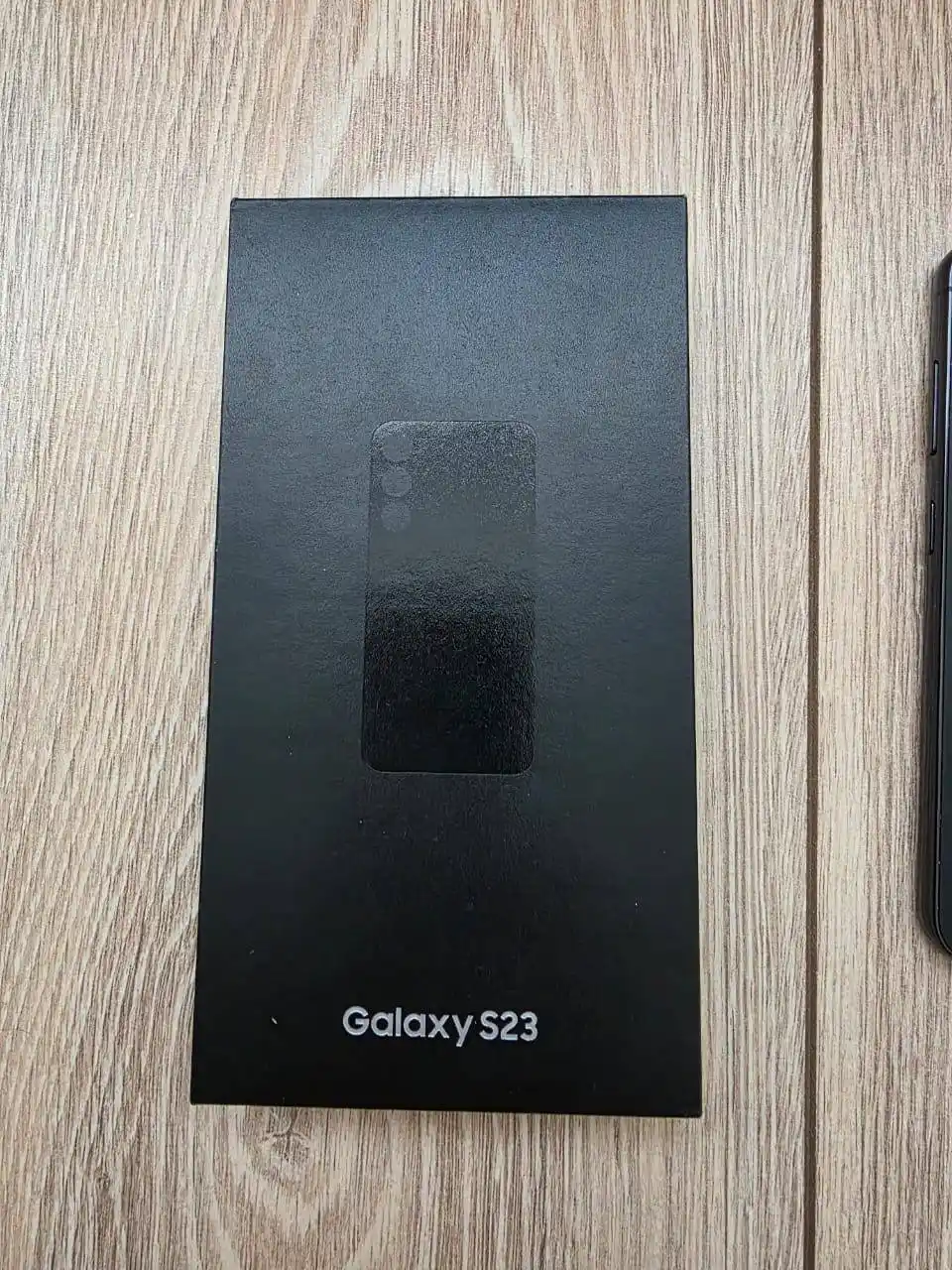 Продаю Samsung Galaxy S23
