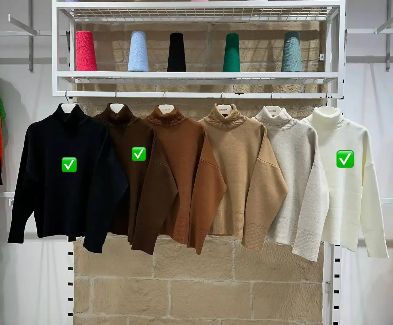 Мужские спортивные костюмы и одежда различных брендов